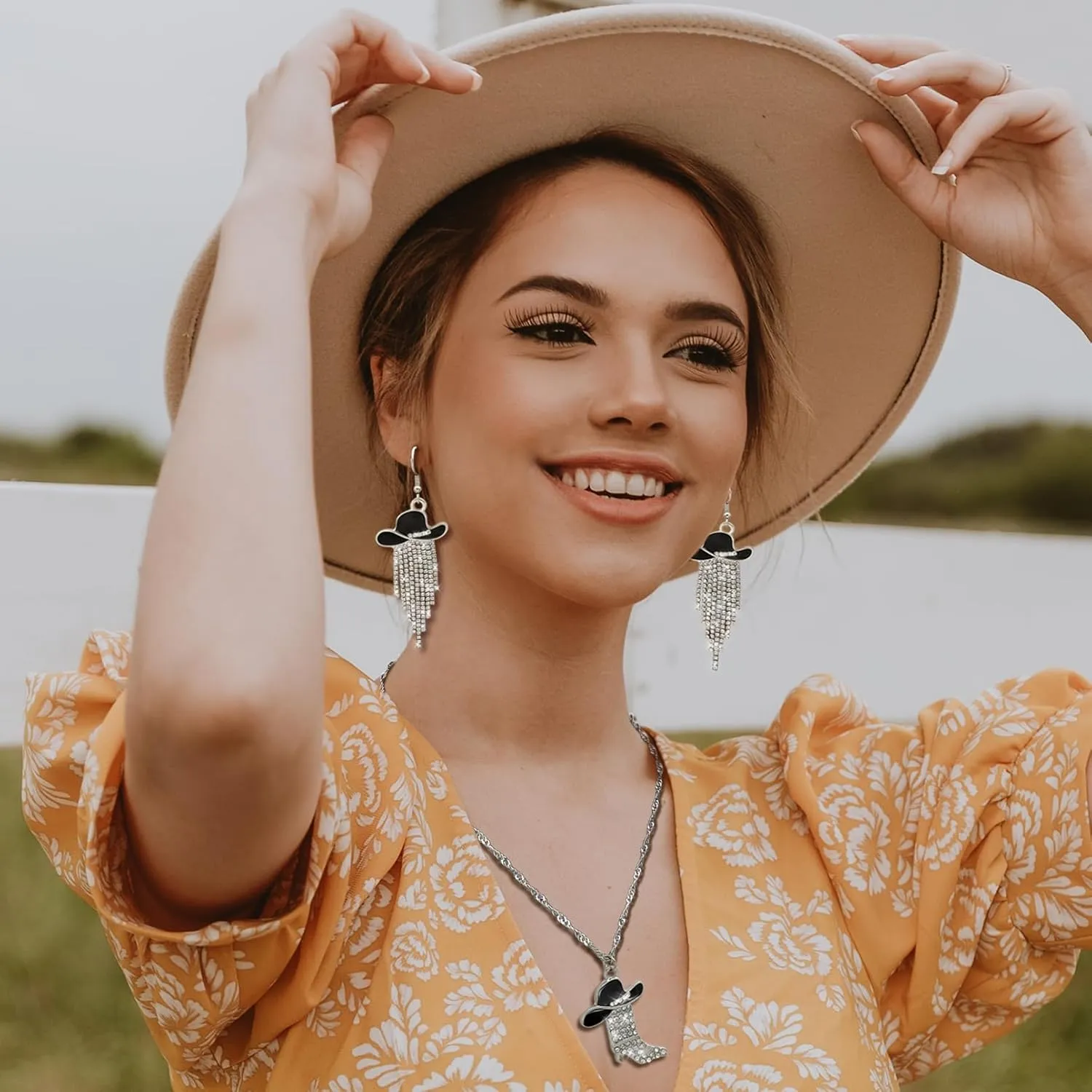 2pcs Western Earrings Necklace Jewelry Set,Sparkly Rhinestone Tassels Cowgirl Earrings Crystal Boots with Enamel Cowboy Hat Pendant Necklac for Women,Wild West Country Rustic Style