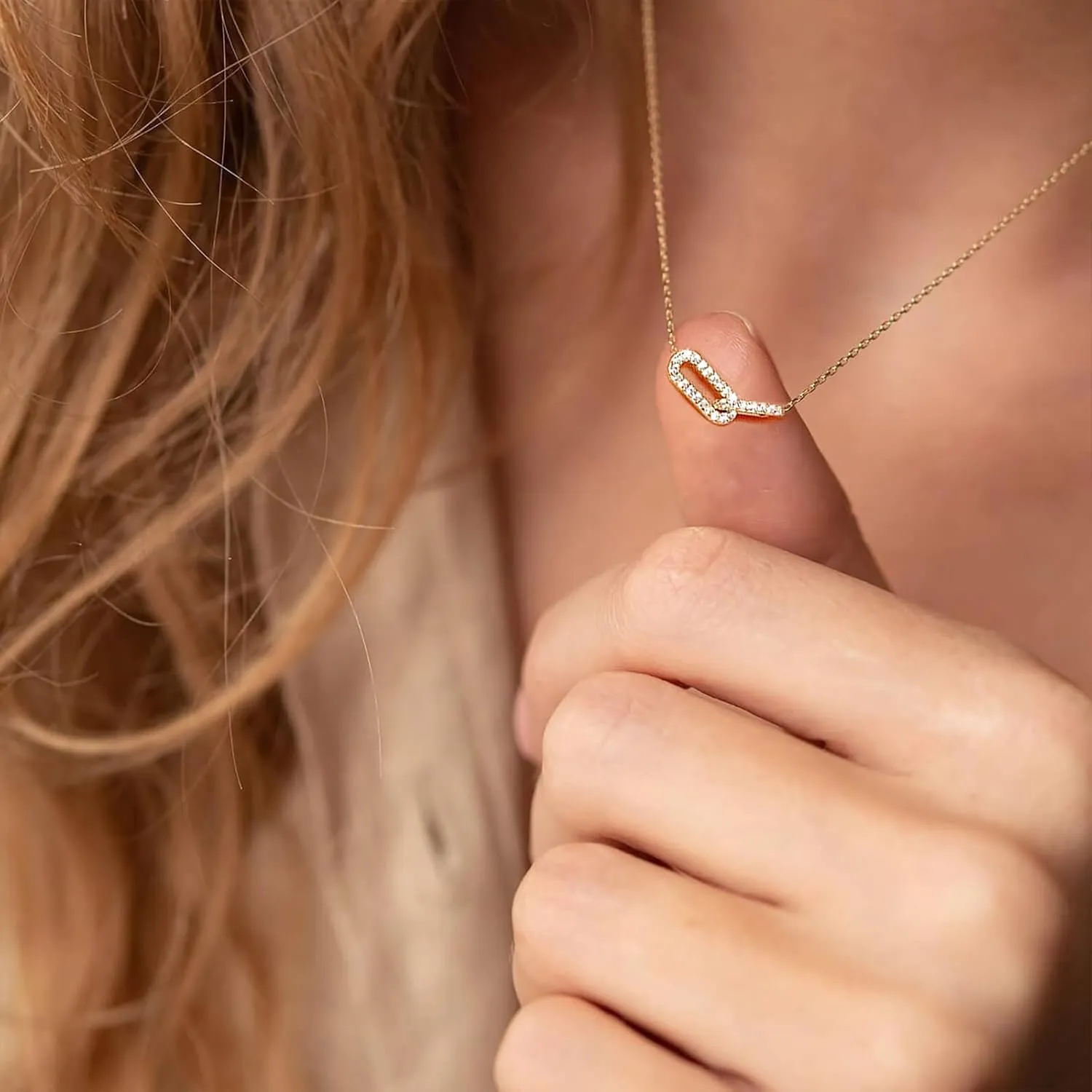 Diamond Pendant Necklace for Women, Dainty Gold Necklace 18k Gold Plated Paperclip Choker Necklaces Cute Open Oval Necklaces Simple Gold Necklace Jewelry Gifts for Women Trendy