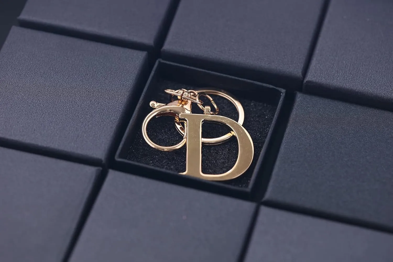 LAXPICOL Gold Letter A-Z Keychain for Women Bag Charms Purse Charms For Handbags Metal Alphabet Initial Letter Keychain