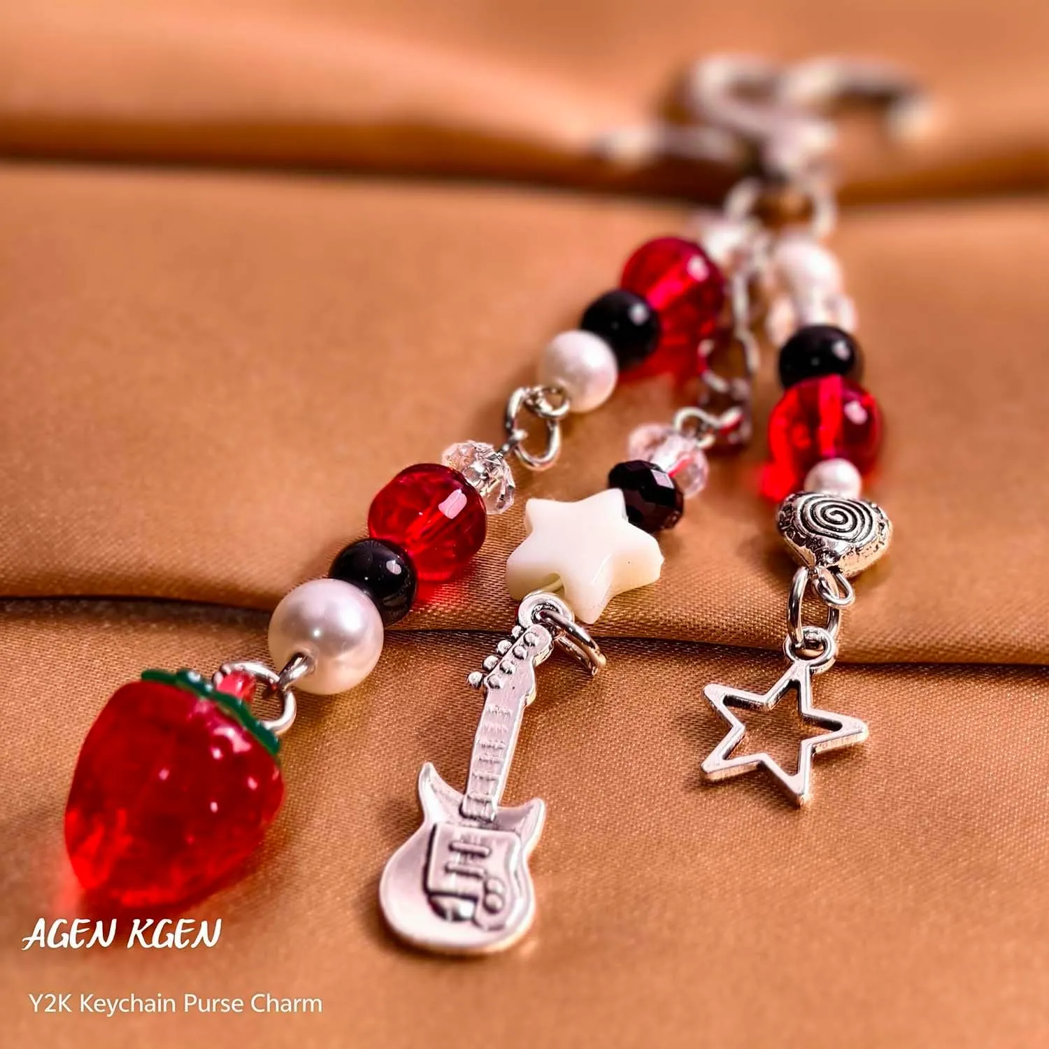 Novelty keychains Aesthetic Y2K Keychain Charms Stylish Keychains Accessories for Women Bag Purse Gifts
