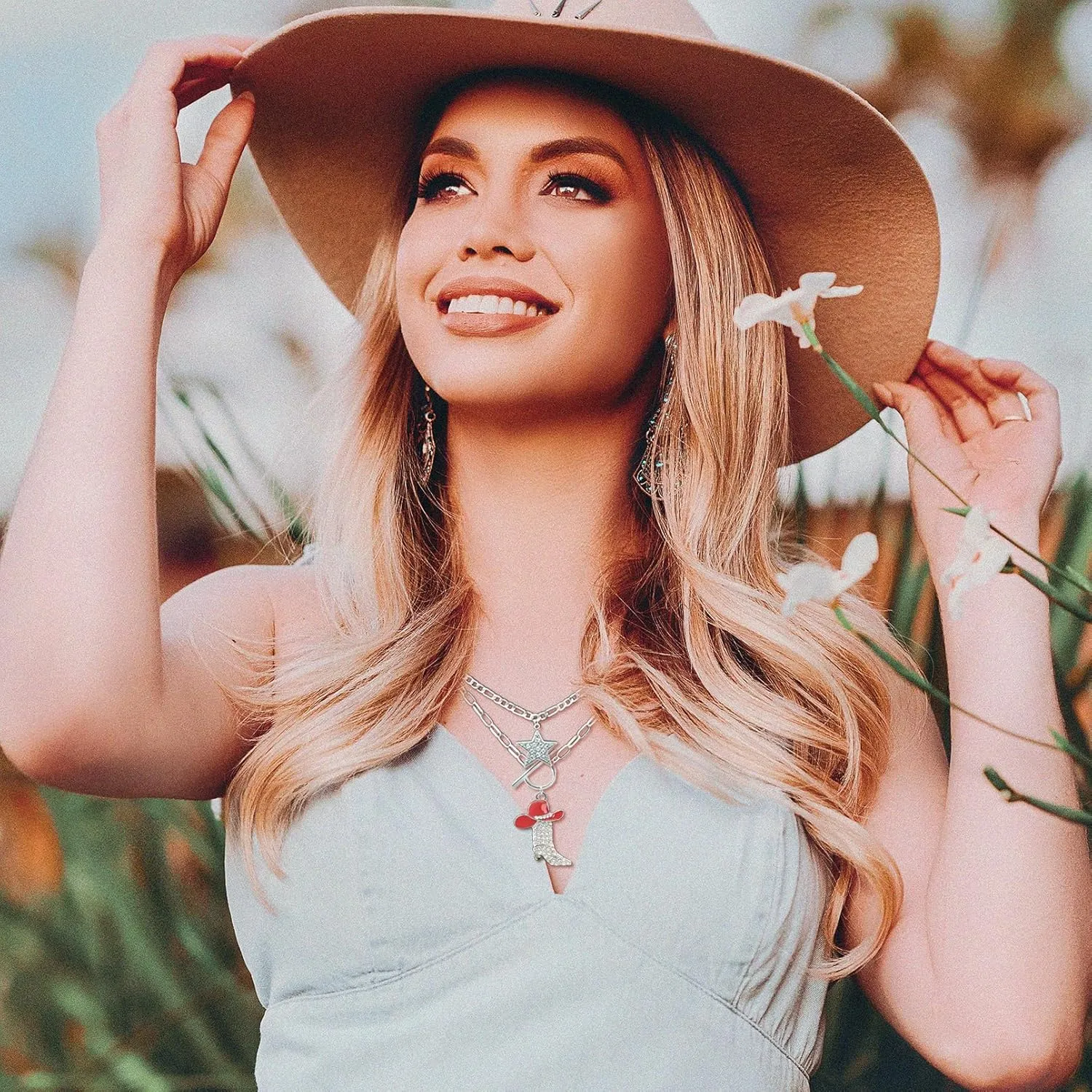 RechicGu 2 Pcs Sparkly Rhinestone Star Choker Western Cowgirl Boot Pendant Stackable Necklace Set for Women Chunky Chain, Cowboy Enamel Hat Boot Star Necklace Western Stackable Jewelry for Women